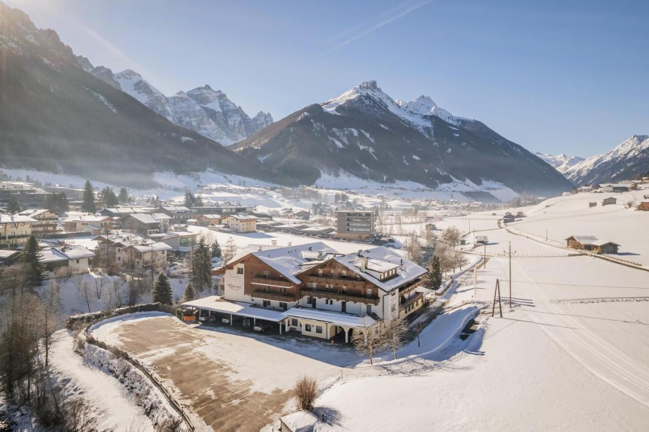 Hotel Rastbichlhof Neustift im Stubaital Eksteriør billede