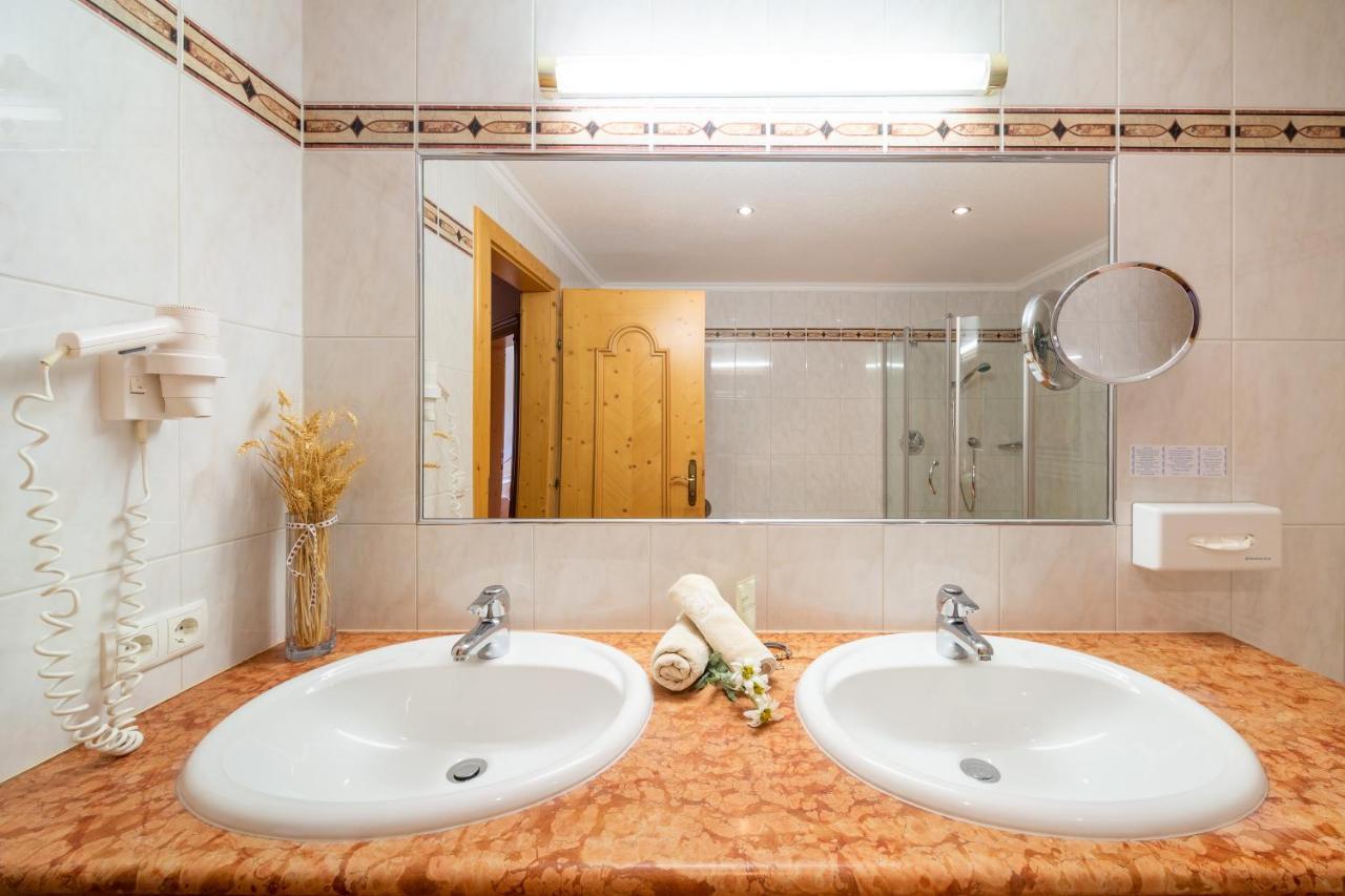 Hotel Rastbichlhof Neustift im Stubaital Eksteriør billede